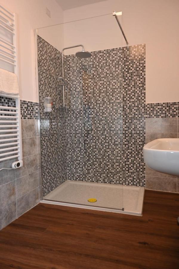 Castano Primo B&B Del Corso מראה חיצוני תמונה